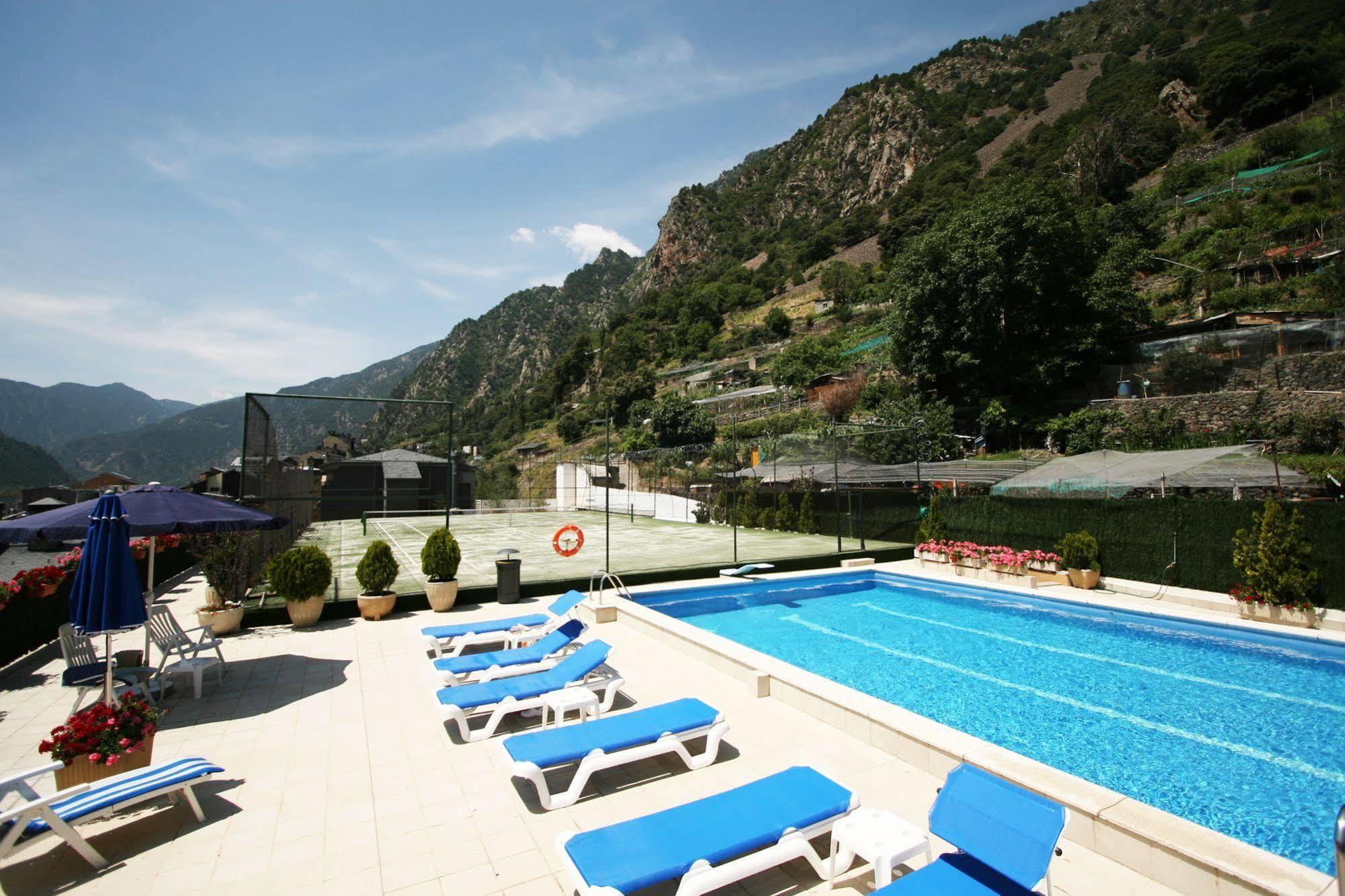 Hotel Pyrenees Andorra la Vella Exterior photo